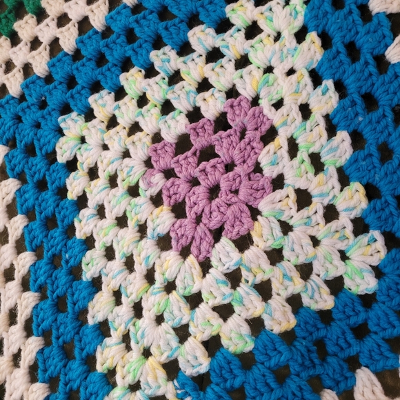 Vintage crochet blanket - Picture 3 of 4